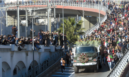 Le coup médiatique de l’enterrement «populaire» de Gaïd-Salah a-t-il réussi ?