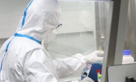 « Probablement le traitement le plus simple pour traiter le coronavirus » : les spécialistes s’enthousiasment pour la chloroquine, déjà utilisée contre le paludisme
