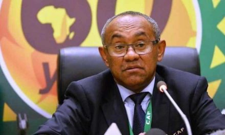 Le président de la CAF, Ahmad Ahmad, suspendu cinq ans par la FIFA